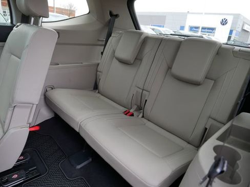 Used 2021 Volkswagen Atlas SE w/ Panoramic Sunroof Package image 18