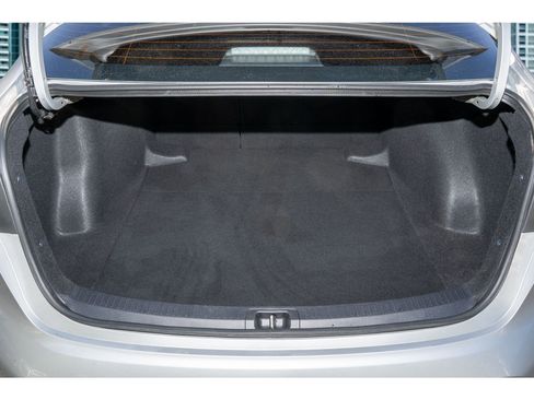 Used 2025 Toyota Corolla LE image 9