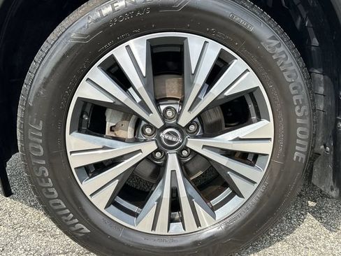 Certified 2023 Nissan Rogue SV w/ SV Premium B Package AWD/4WD image 10