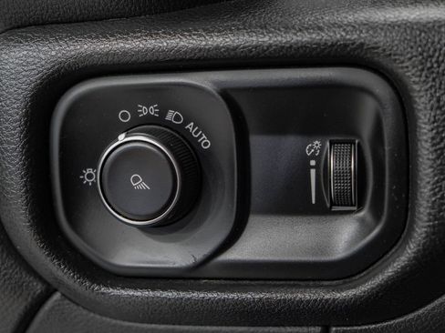 Used 2022 RAM 2500 Big Horn AWD/4WD image 29