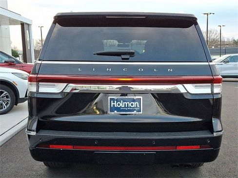 Used 2023 Lincoln Navigator Reserve image 6
