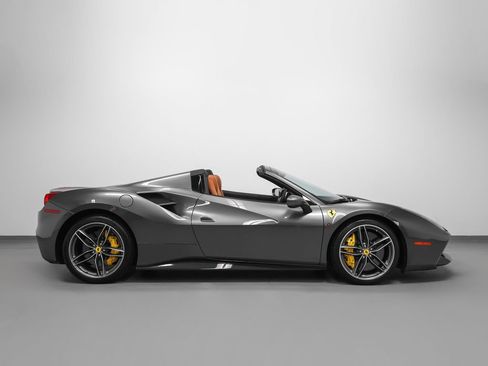 Certified 2018 Ferrari 488 Spider RWD image 6