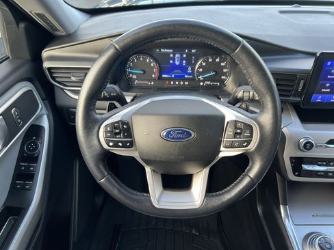 Used 2021 Ford Explorer XLT w/ Equipment Group 202A image 30