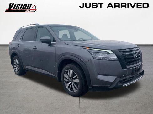 Certified 2023 Nissan Pathfinder SL w/ Lighting Package (N92) image 3