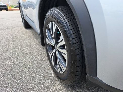 Used 2022 Nissan Rogue SV FWD image 4