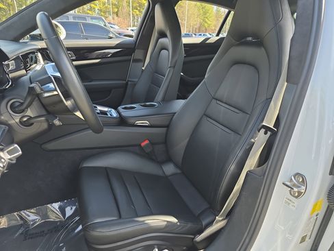 Used 2020 Porsche Panamera GTS image 15