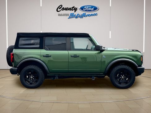 Used 2023 Ford Bronco Black Diamond AWD/4WD image 8