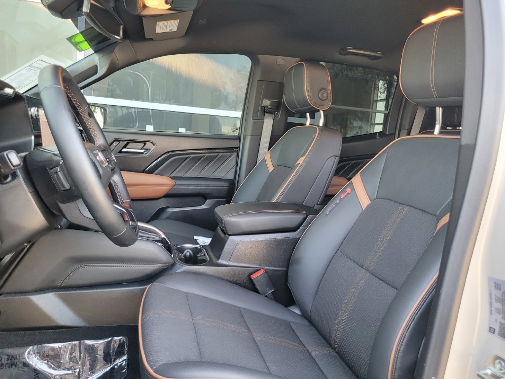 Used 2026 GMC Canyon AT4 AWD/4WD image 12