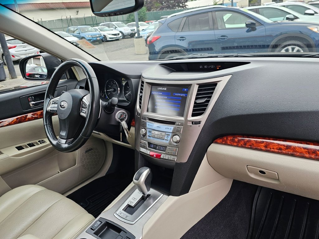 Used 2012 Subaru Outback 2.5i Limited AWD/4WD image 11