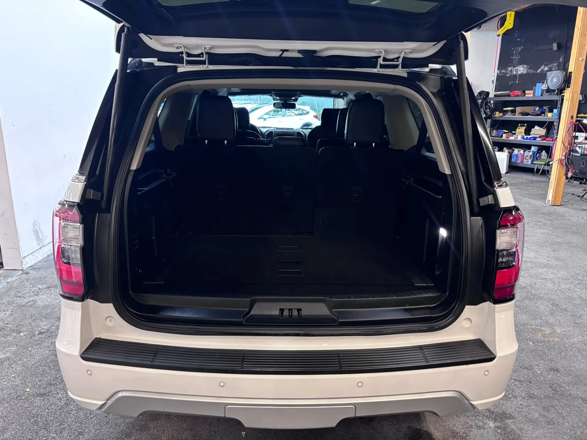 Used 2020 Ford Expedition Max Platinum AWD/4WD image 24