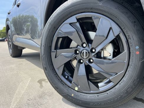 New 2026 Nissan Rogue SV FWD image 6