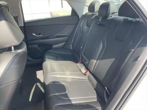 New 2025 Hyundai Elantra Limited image 11