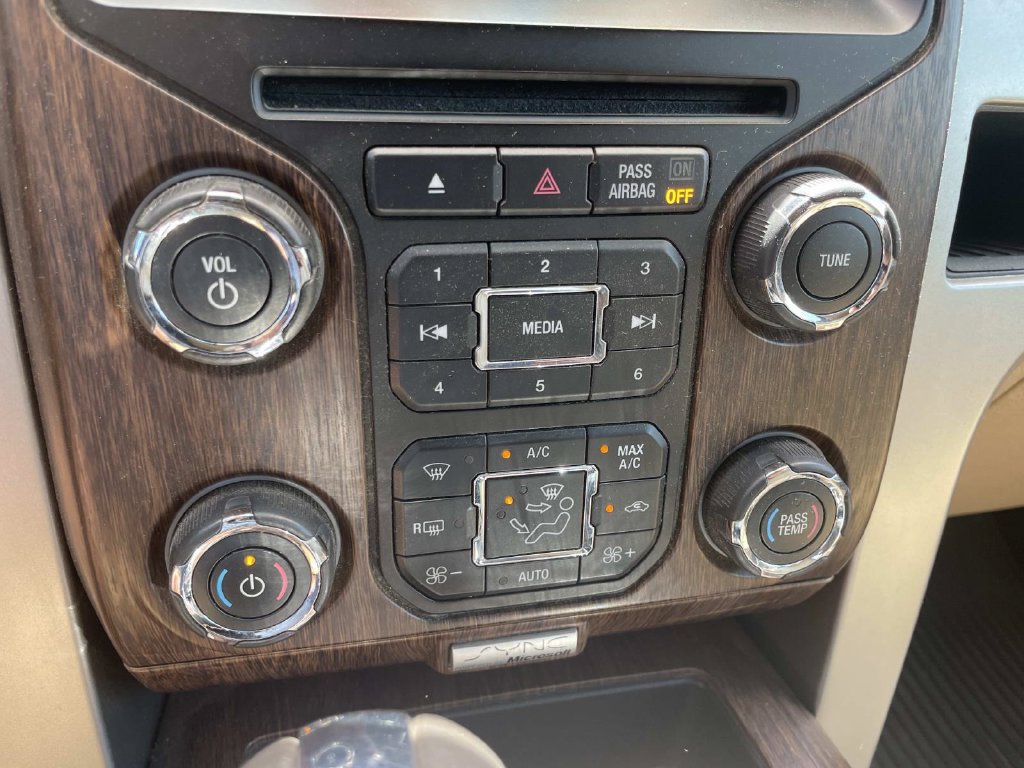 Used 2013 Ford F150 Lariat w/ Mid Equipment Group RWD image 19