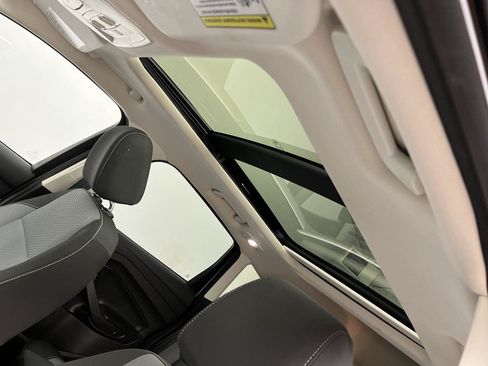 Used 2017 Ford Escape SE AWD/4WD image 6