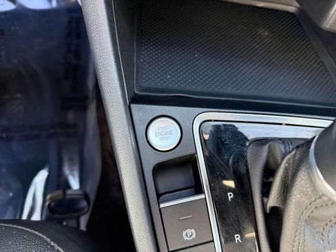 Used 2019 Volkswagen Jetta SE w/ Cold Weather Package image 30