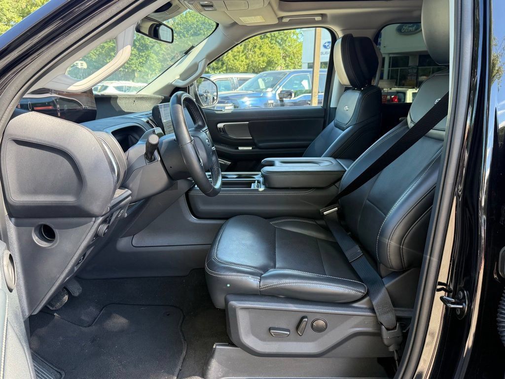 Used 2026 Ford Expedition Max Platinum AWD/4WD image 19