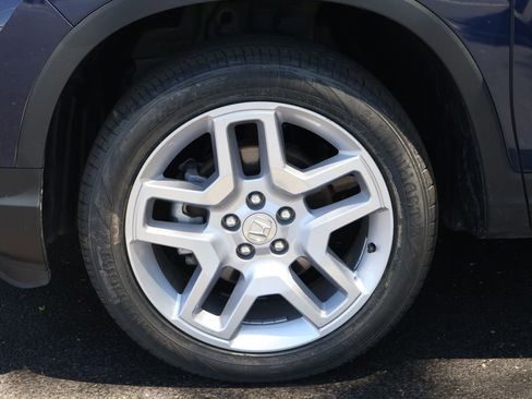 Used 2024 Honda Passport EX-L image 11