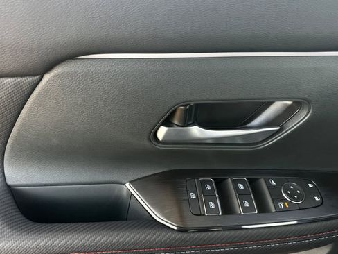 New 2026 Nissan Kicks SR w/ Illumination Package FWD image 13