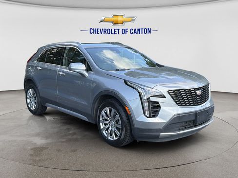 Used 2023 Cadillac XT4 Premium Luxury w/ Enhanced Visibility Package FWD image 3