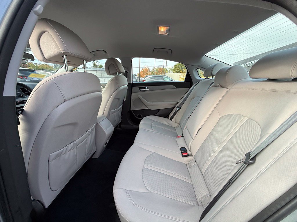 Used 2015 Hyundai Sonata SE FWD image 17