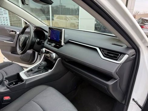 Used 2025 Toyota RAV4 XLE image 29