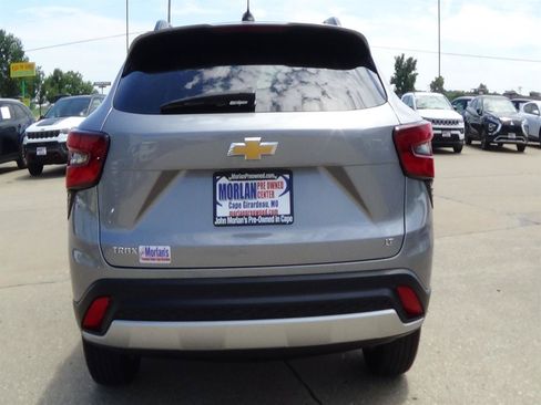 Used 2025 Chevrolet Trax LT w/ LT Convenience Package FWD image 7