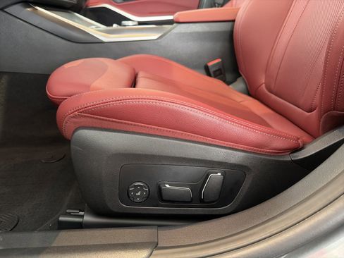 Used 2025 BMW 330i xDrive Sedan w/ M Sport Package image 17