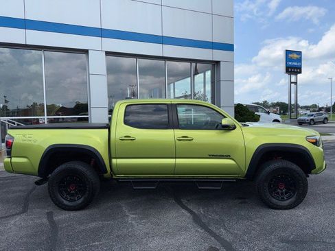 Used 2022 Toyota Tacoma TRD Pro AWD/4WD image 2