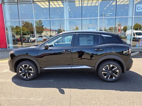 New 2025 Nissan Kicks SV w/ SV Premium Package image 9