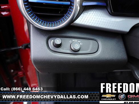 Used 2026 Chevrolet Trax LT FWD image 22
