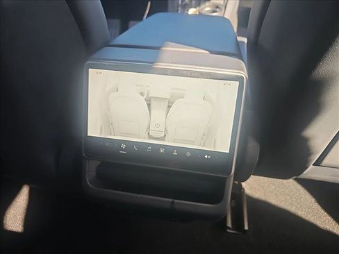 Used 2025 Tesla Model 3 Long Range image 14