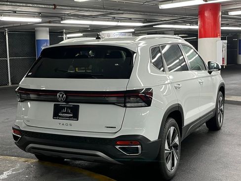 New 2025 Volkswagen Taos SE image 6