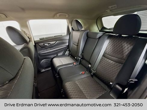 Certified 2020 Nissan Rogue SV w/ Premium Package image 8