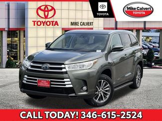 Used 2019 Toyota Highlander XLE AWD/4WD video 1