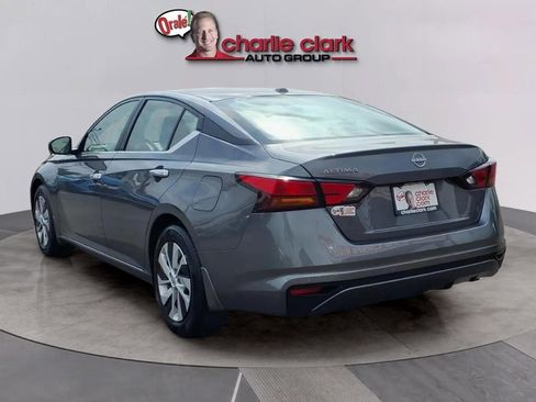 Used 2025 Nissan Altima 2.5 S FWD image 3