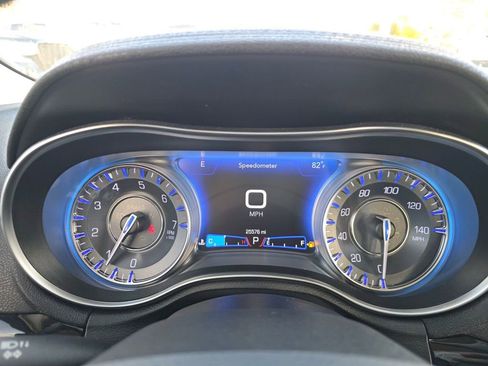 Used 2023 Chrysler 300 Touring w/ Sport Appearance Package image 28