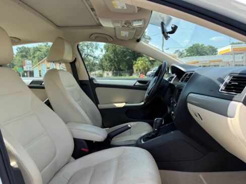 Used 2013 Volkswagen Jetta SE FWD image 13