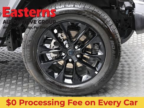 Used 2025 Jeep Wrangler Unlimited Sahara AWD/4WD image 28