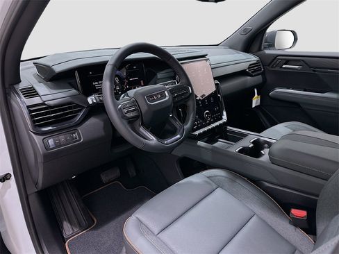 New 2026 GMC Acadia AT4 image 9