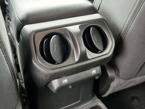 Used 2021 Jeep Wrangler Unlimited Sport image 19
