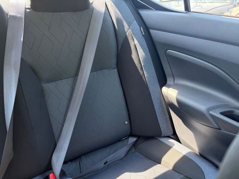 Used 2025 Nissan Versa SV FWD image 35
