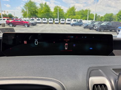 Used 2025 Ford Expedition Active AWD/4WD image 17