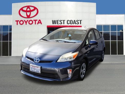 Used 2013 Toyota Prius Two image 1