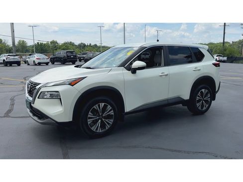 Used 2023 Nissan Rogue SV FWD image 4