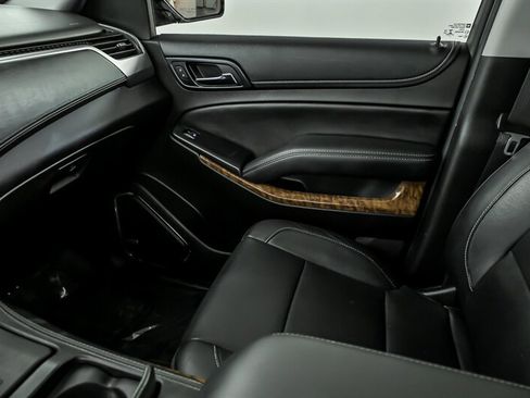 Used 2018 Chevrolet Suburban Premier AWD/4WD image 27