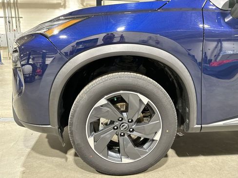Used 2024 Nissan Rogue SV image 18