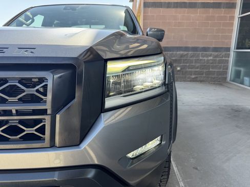 Used 2022 Nissan Frontier Pro-X image 11