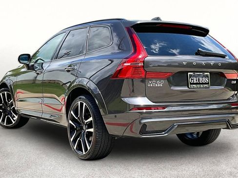 Used 2023 Volvo XC60 B5 Ultimate FWD image 17