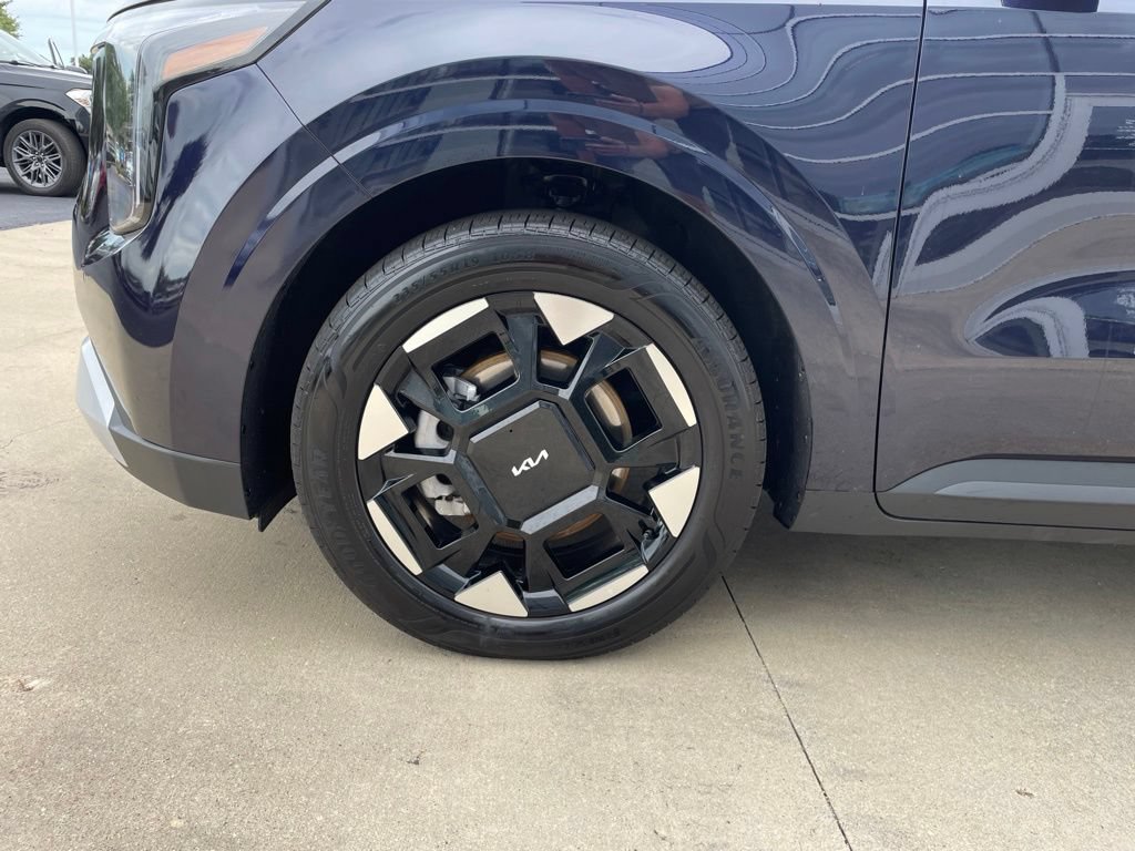 Used 2026 Kia Carnival EX FWD image 16