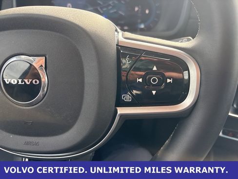 Certified 2025 Volvo XC90 B6 Plus image 22